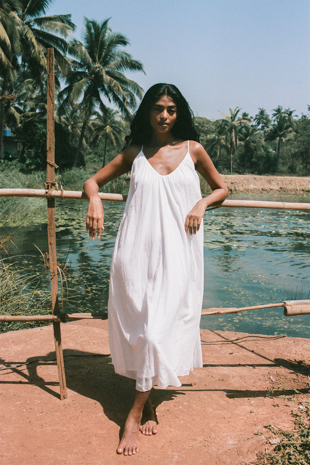 Kavita usually wears size XS. Bust 74cm (29”), Waist 60cm (23.6”), Hips 90cm (35.4”), Height 167cm (5.5”) | Size XS