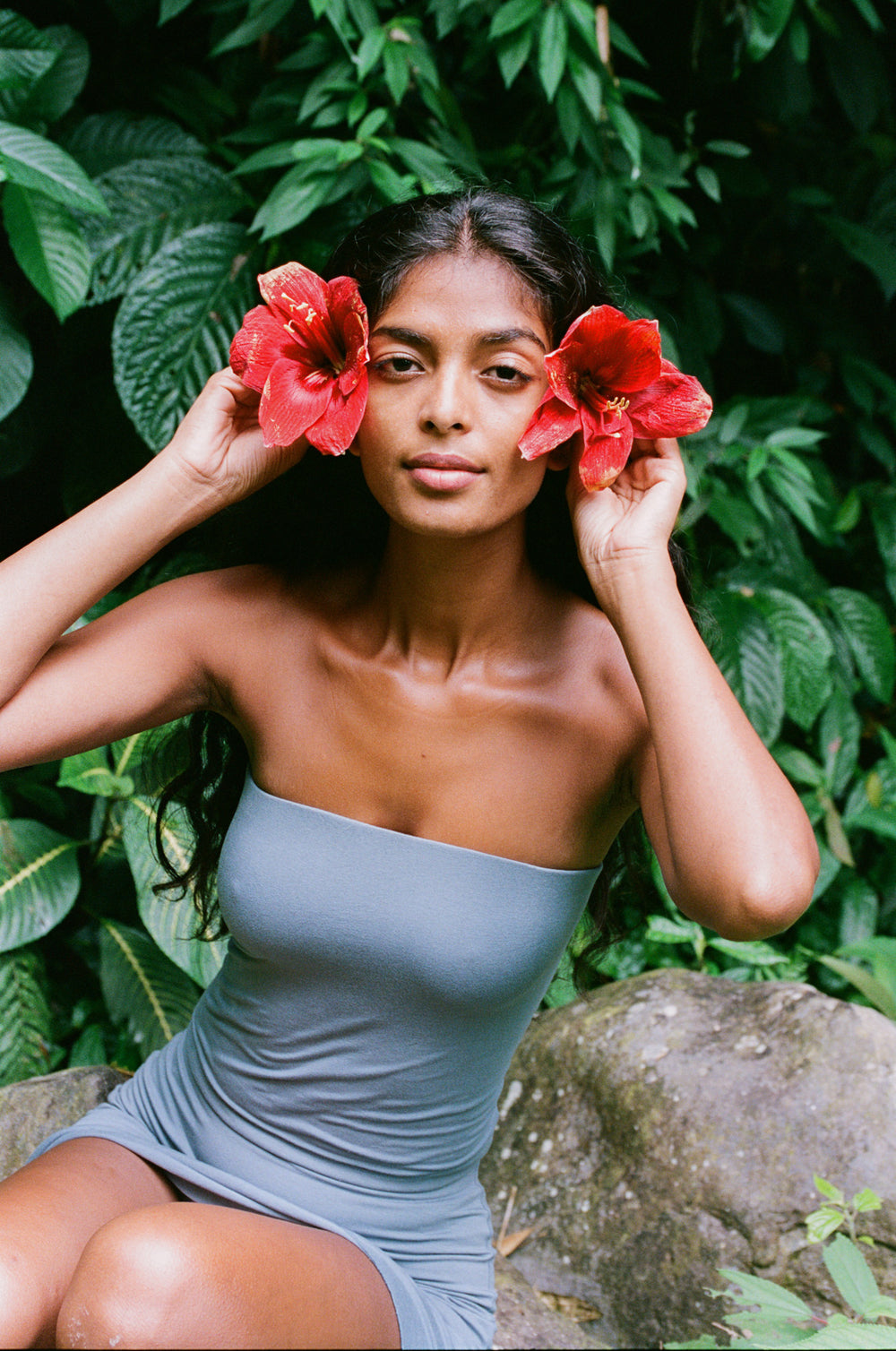 Kavita is wearing an XXS/XS on Bottom and XS on Top , Bust 74cm (29”), Waist 60cm (23.6”), Hips 90cm (35.4”), Height 167cm (5.5”) | Size XS