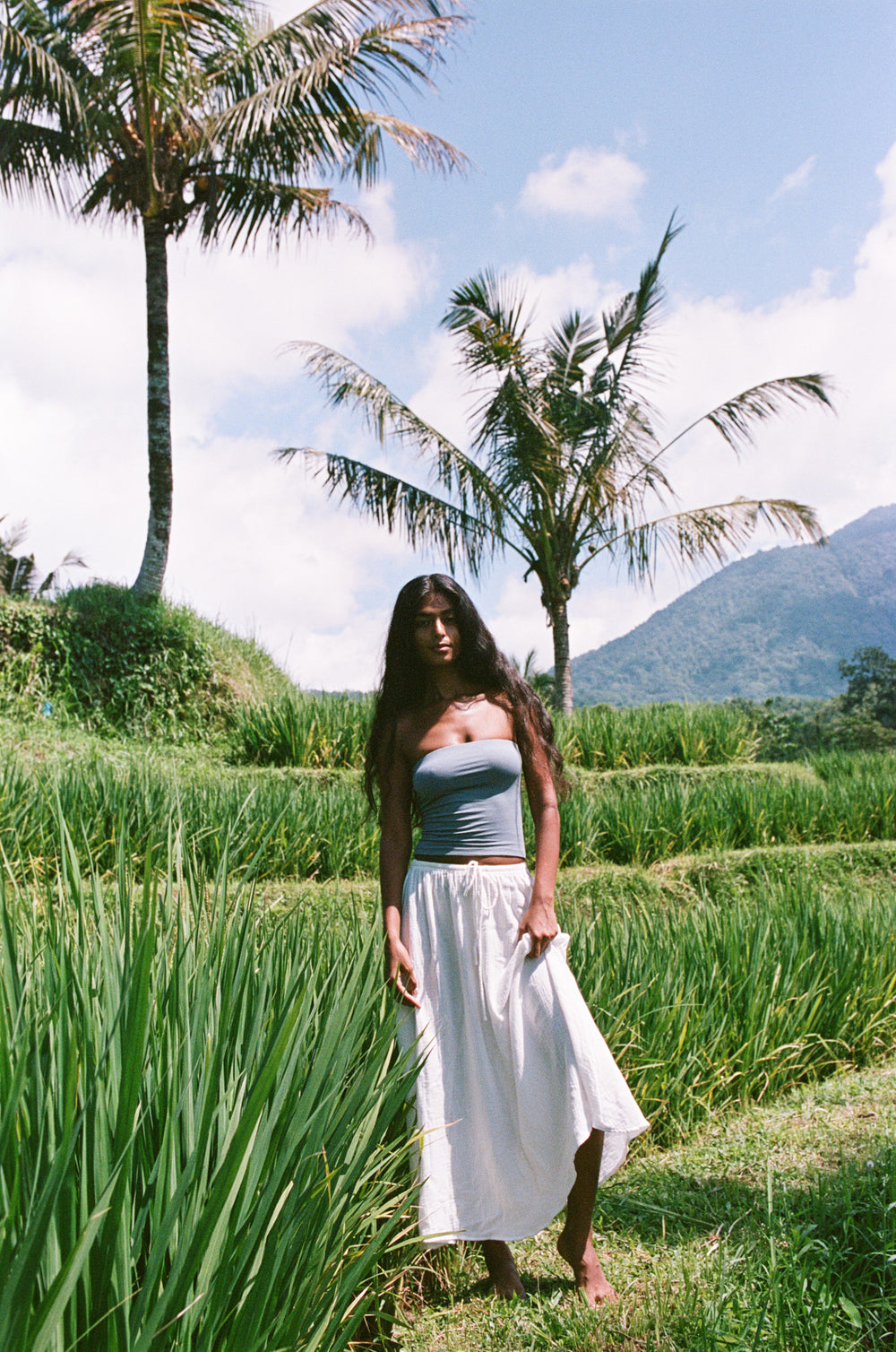 Kavita is wearing an XXS/XS , Bust 74cm (29”), Waist 60cm (23.6”), Hips 90cm (35.4”), Height 167cm (5.5”) | Size XS