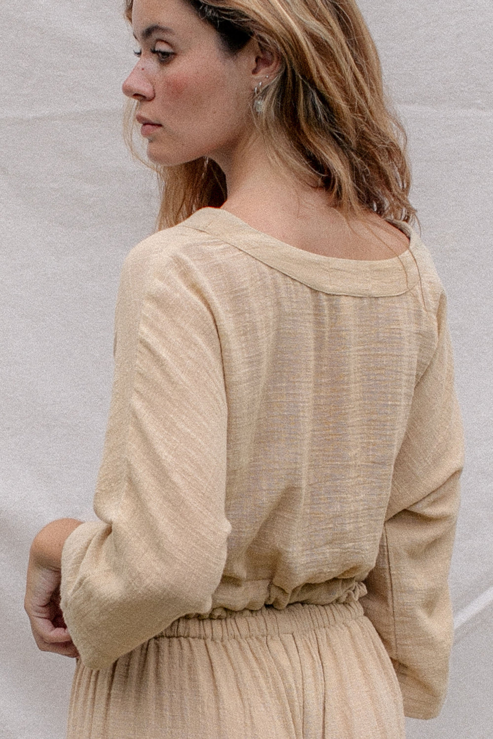 Teresa is wearing size M/L. Bust: 75cm (29.5”), Height 162cm(5.3”) | Size M/L