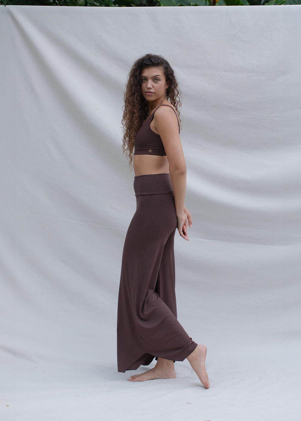 Cesira is wearing size M, Bust 83cm (32.7”), Waist 70cm (27.5”), Hips 96cm (37.8”), Height 174cm (5.7”) | Size M