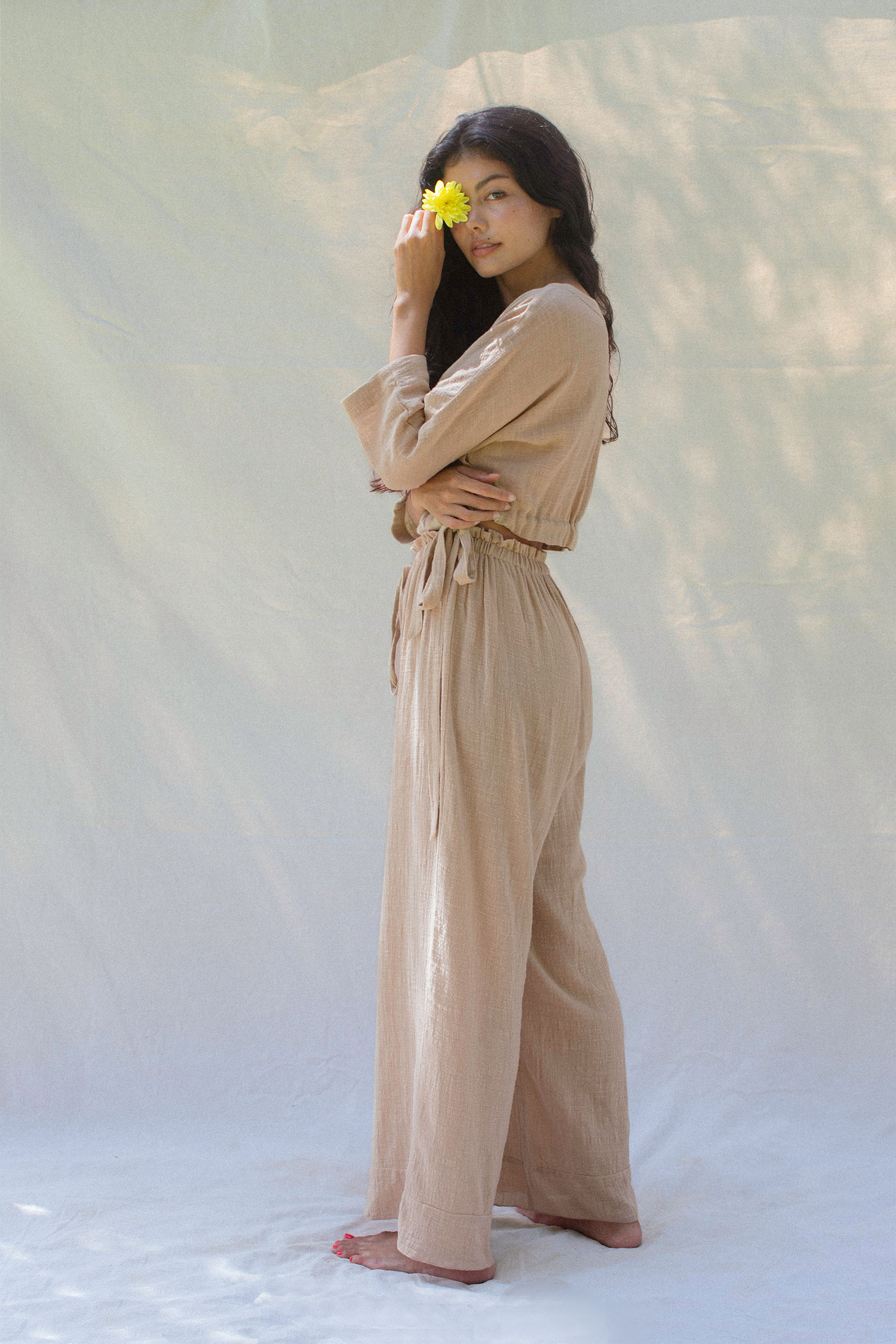 Hitomi is wearing size M/L. Waist: 61cm(24”), Hips: 89cm(35”), Height 169cm(5.5”) | Size M/L