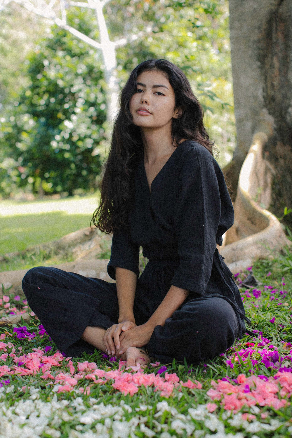 Hitomi is wearing size M/L. Bust: 80cm (31.5”), Height 169cm(5.5”) | Size M/L