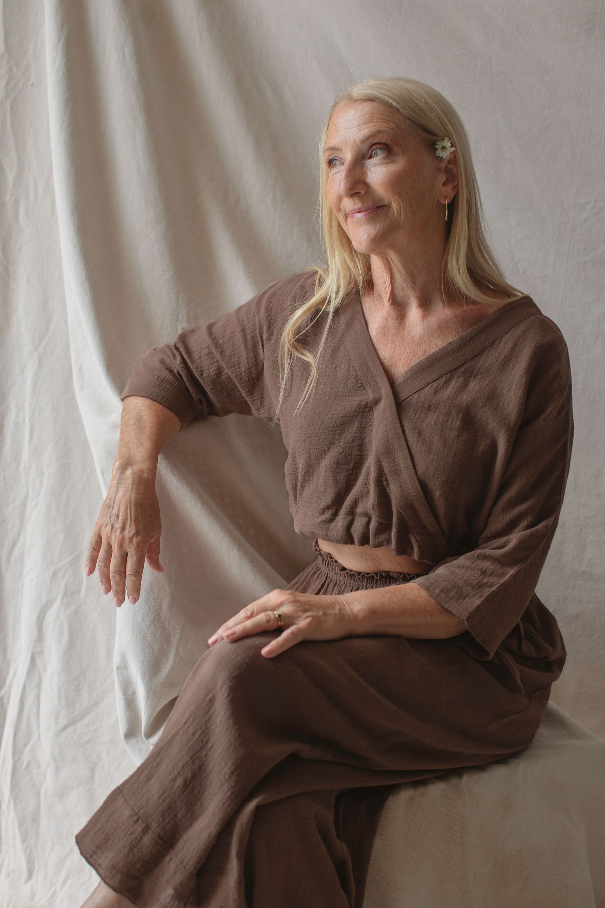 Cassandra is wearing size XS/S. Bust: 90cm (35.4”), Height 168cm(5.5”) | Size XS/S