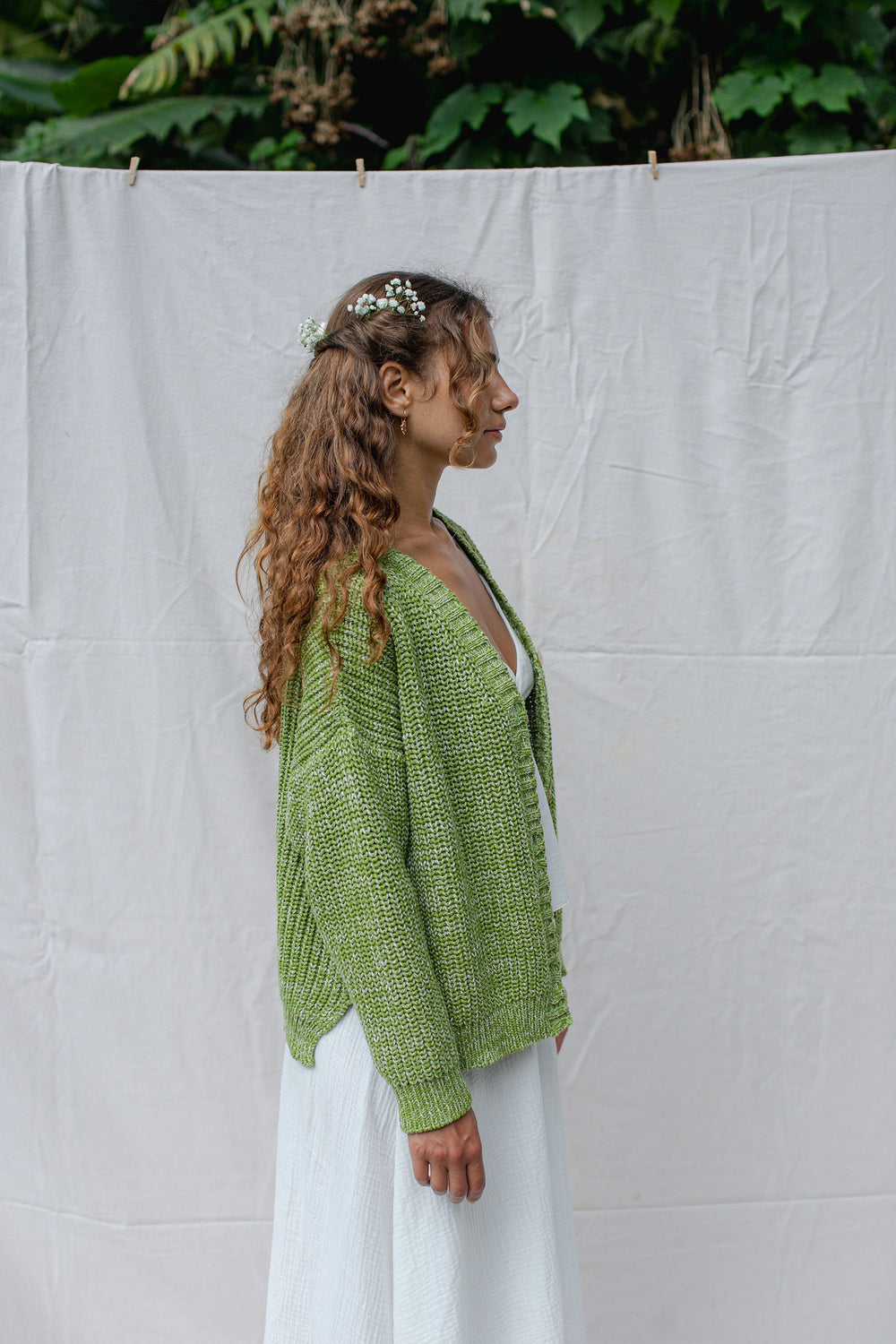 Lucy is wearing size S/M. Bust: 83cm (32.6”), Waist: 57cm(22.4”), Hips: 96cm(37.8”), Height 170cm(5.6”) | Size S/M 