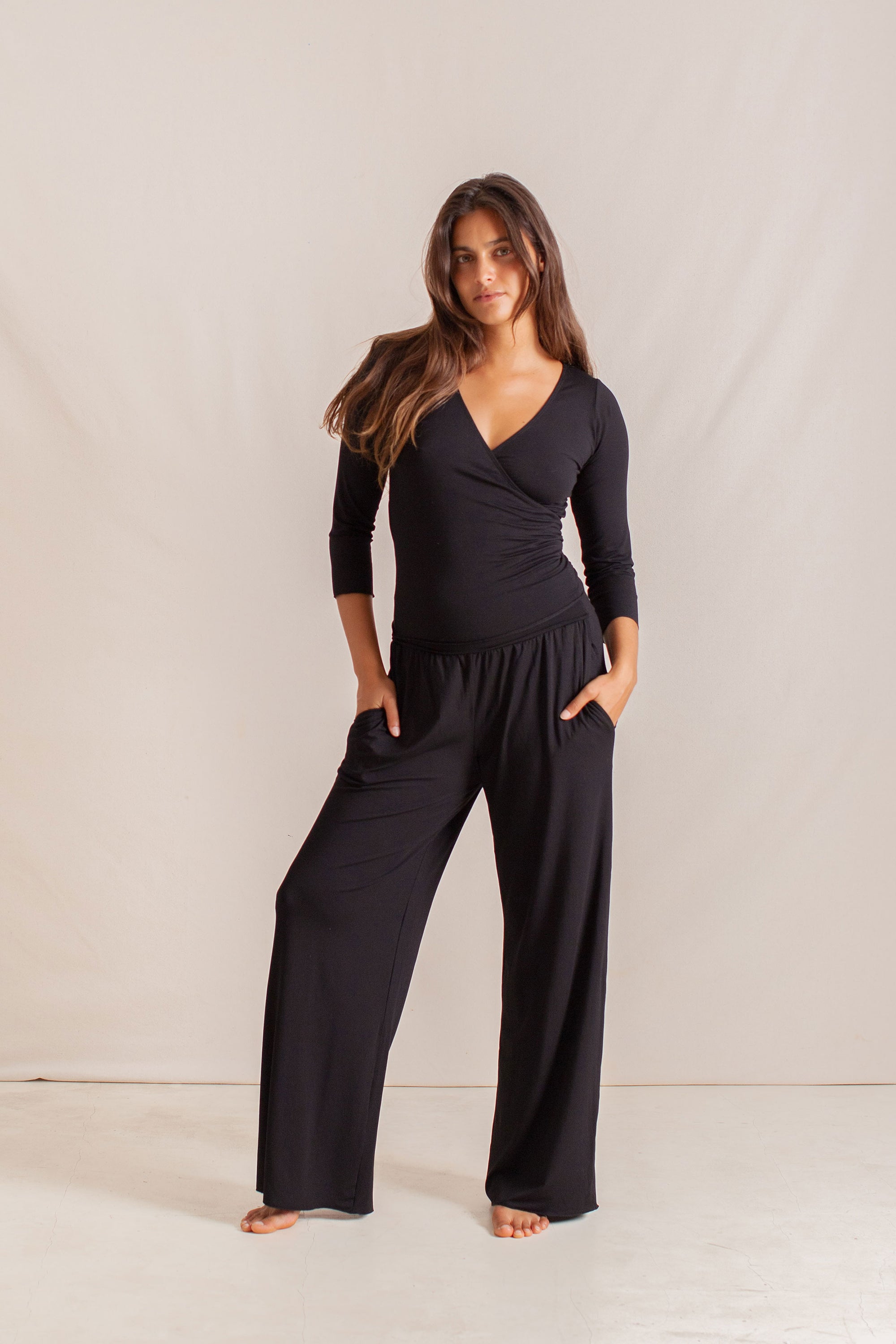 Haley is wearing size XS/S. Bust 87cm (34.25”), Waist 63cm (24.8”), Hips 92cm (36.22”), Height 172cm (5.6”) | Size XS/S