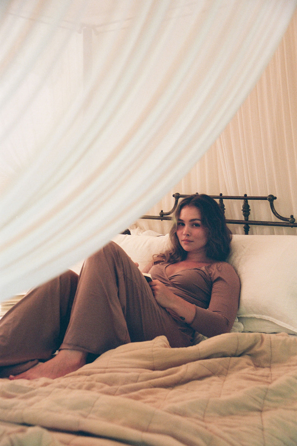 Zoe is wearing size M/L. Bust 86cm (33.85”), Waist 68cm (26.77”), Hips 98cm (38.58”), Height 165cm (5.4”) | Size M/L