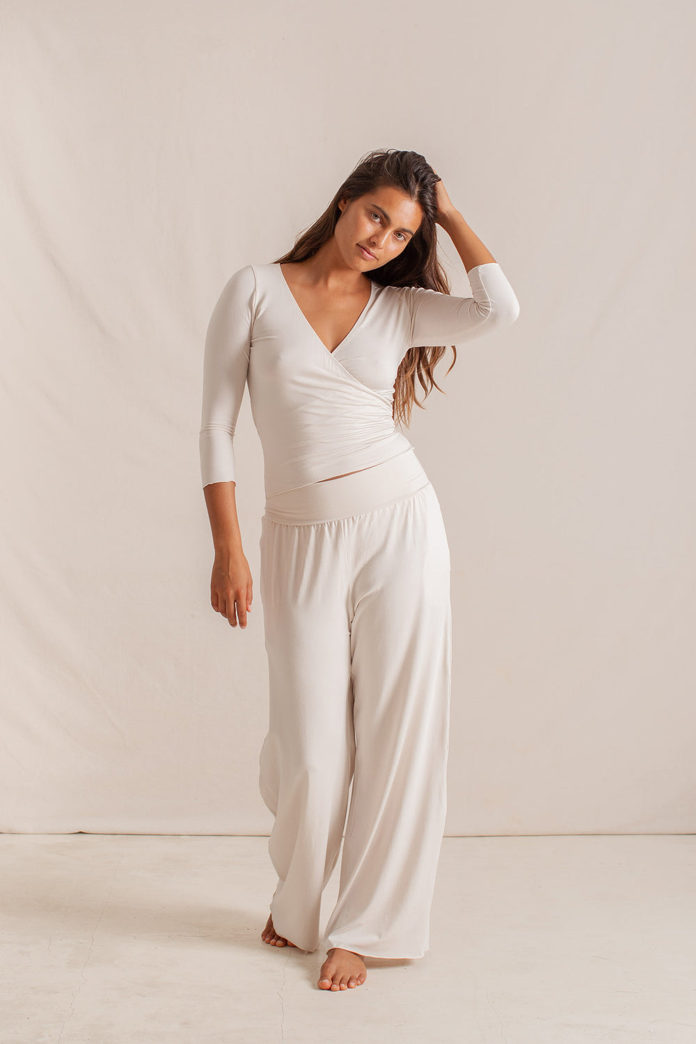 Haley is wearing size XS/S. Bust 87cm (34.25”), Waist 63cm (24.8”), Hips 92cm (36.22”), Height 172cm (5.6”) | Size XS/S