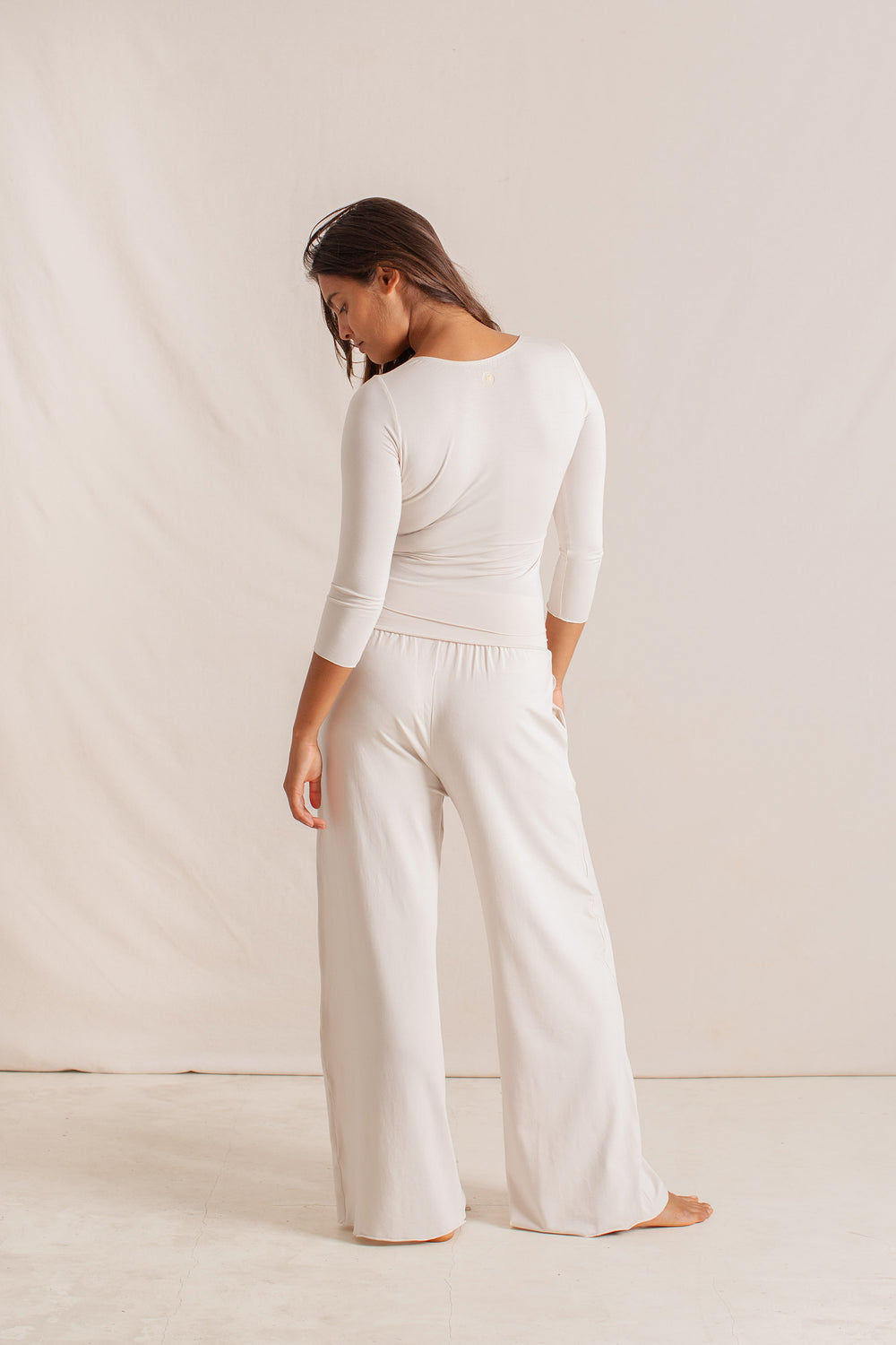 Haley is wearing size XS/S. Bust 87cm (34.25”), Waist 63cm (24.8”), Hips 92cm (36.22”), Height 172cm (5.6”) | Size XS/S