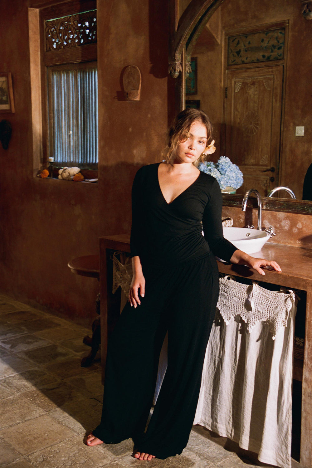 Zoe is wearing size M/L. Bust 86cm (33.85”), Waist 68cm (26.77”), Hips 98cm (38.58”), Height 165cm (5.4”) | Size M/L