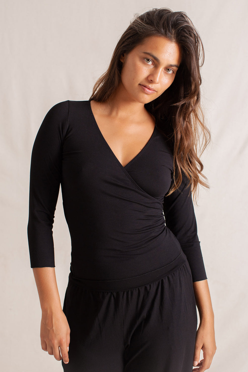 Haley is wearing size XS/S. Bust 87cm (34.25”), Waist 63cm (24.8”), Hips 92cm (36.22”), Height 172cm (5.6”) | Size XS/S