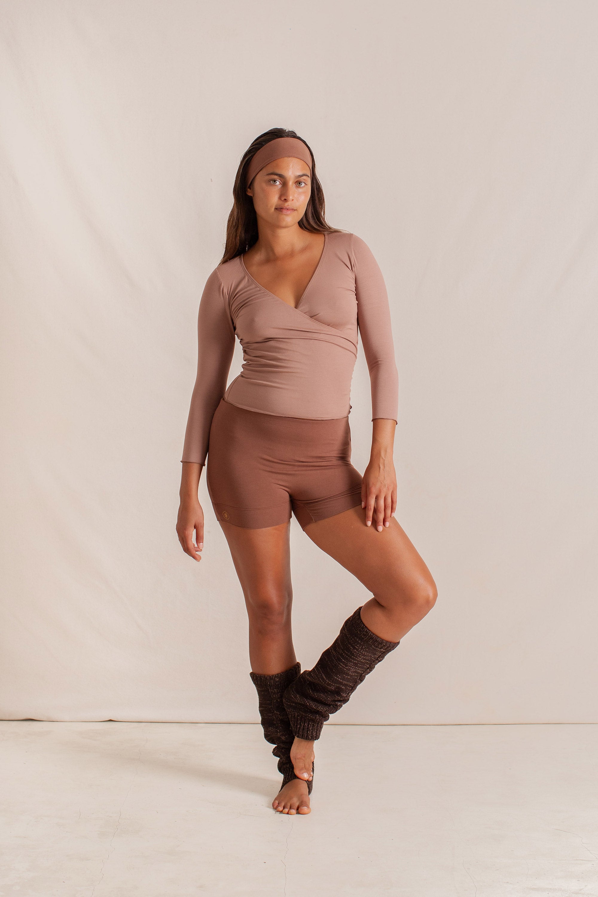 Haley is wearing size XS/S. Bust 87cm (34.25”), Waist 63cm (24.8”), Hips 92cm (36.22”), Height 172cm (5.6”) | Size XS/S