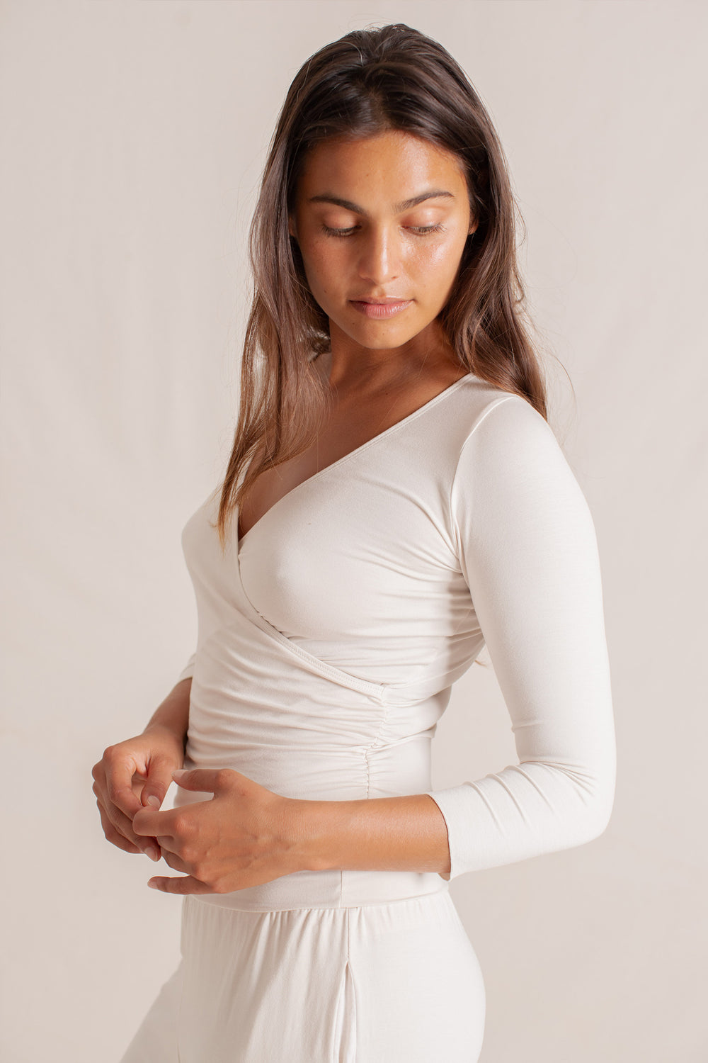 Haley is wearing size XS/S. Bust 87cm (34.25”), Waist 63cm (24.8”), Hips 92cm (36.22”), Height 172cm (5.6”) | Size XS/S