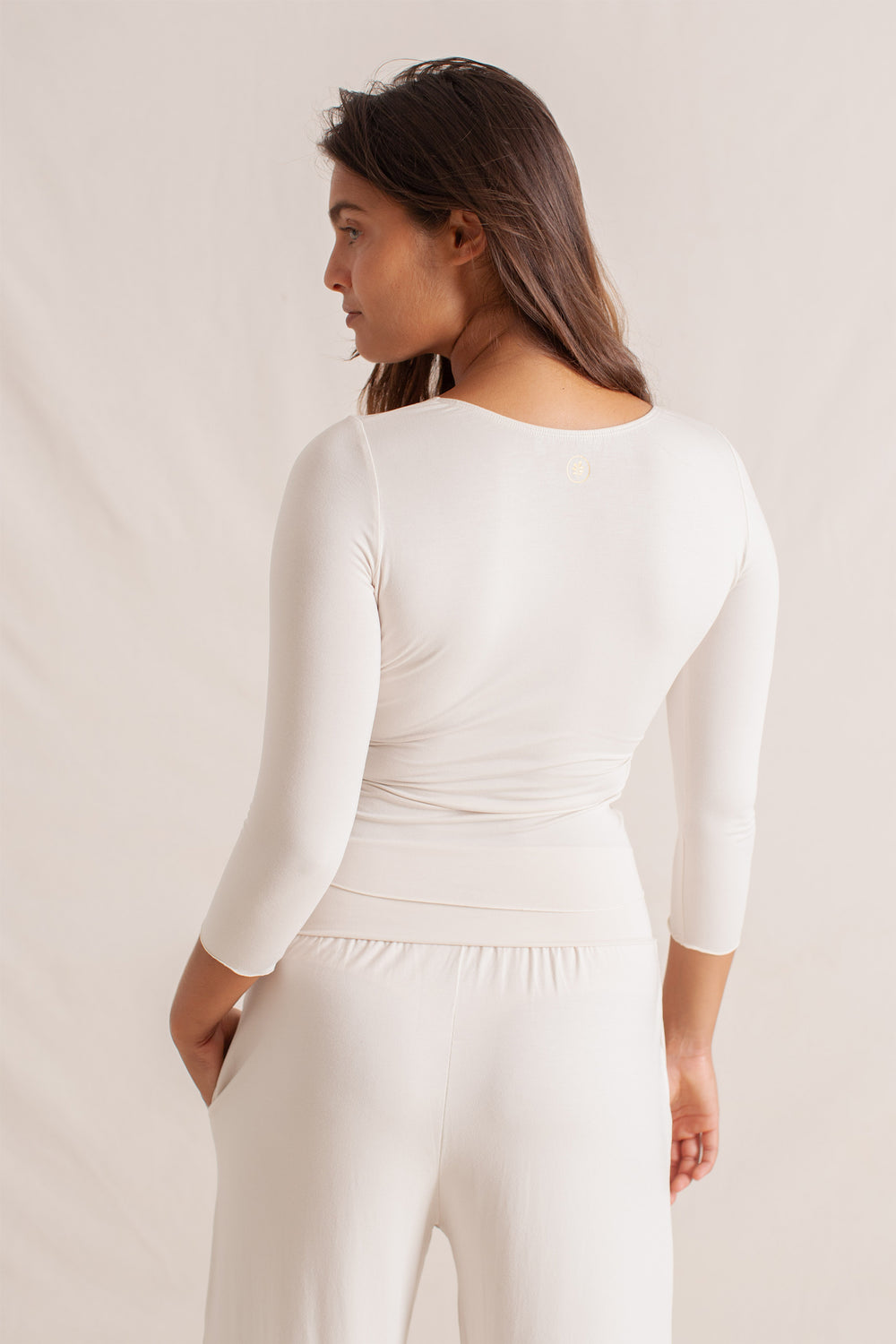 Haley is wearing size XS/S. Bust 87cm (34.25”), Waist 63cm (24.8”), Hips 92cm (36.22”), Height 172cm (5.6”) | Size XS/S