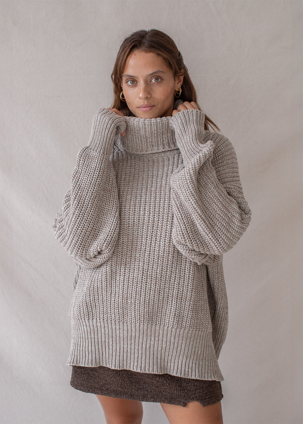 Amber usually wears size XS/S. Height 160cm (5.2”), Bust 83cm (32.7”), Waist 72cm (28.3”), Hips 87cm (34.2”) | One Size