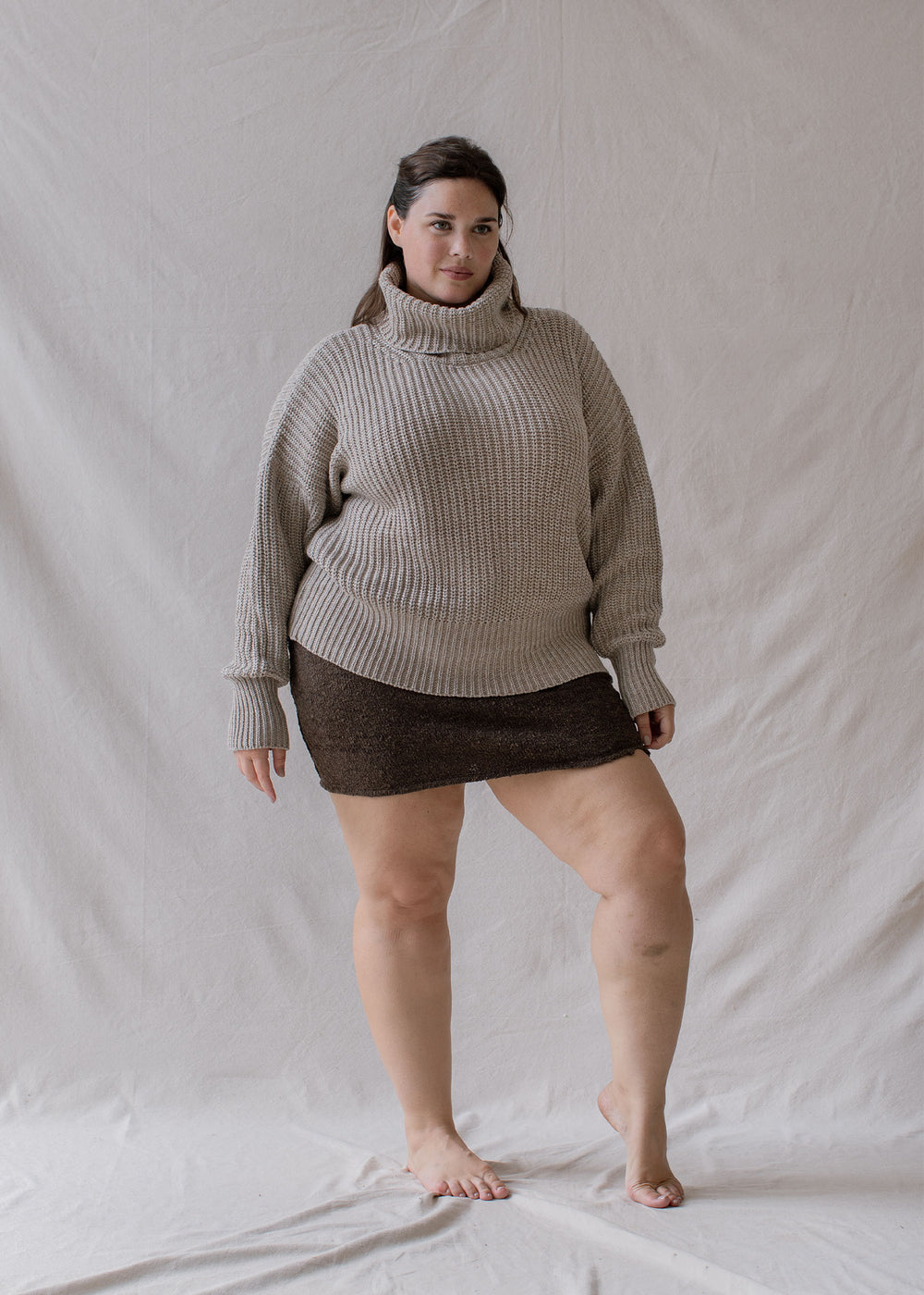 Michelle usually wears XL/XXL. She is Bust 115cm (45.3”), Waist 93 (36.6”), Hips 123cm (48.4”), Height 168cm (5.5”)  | One Size