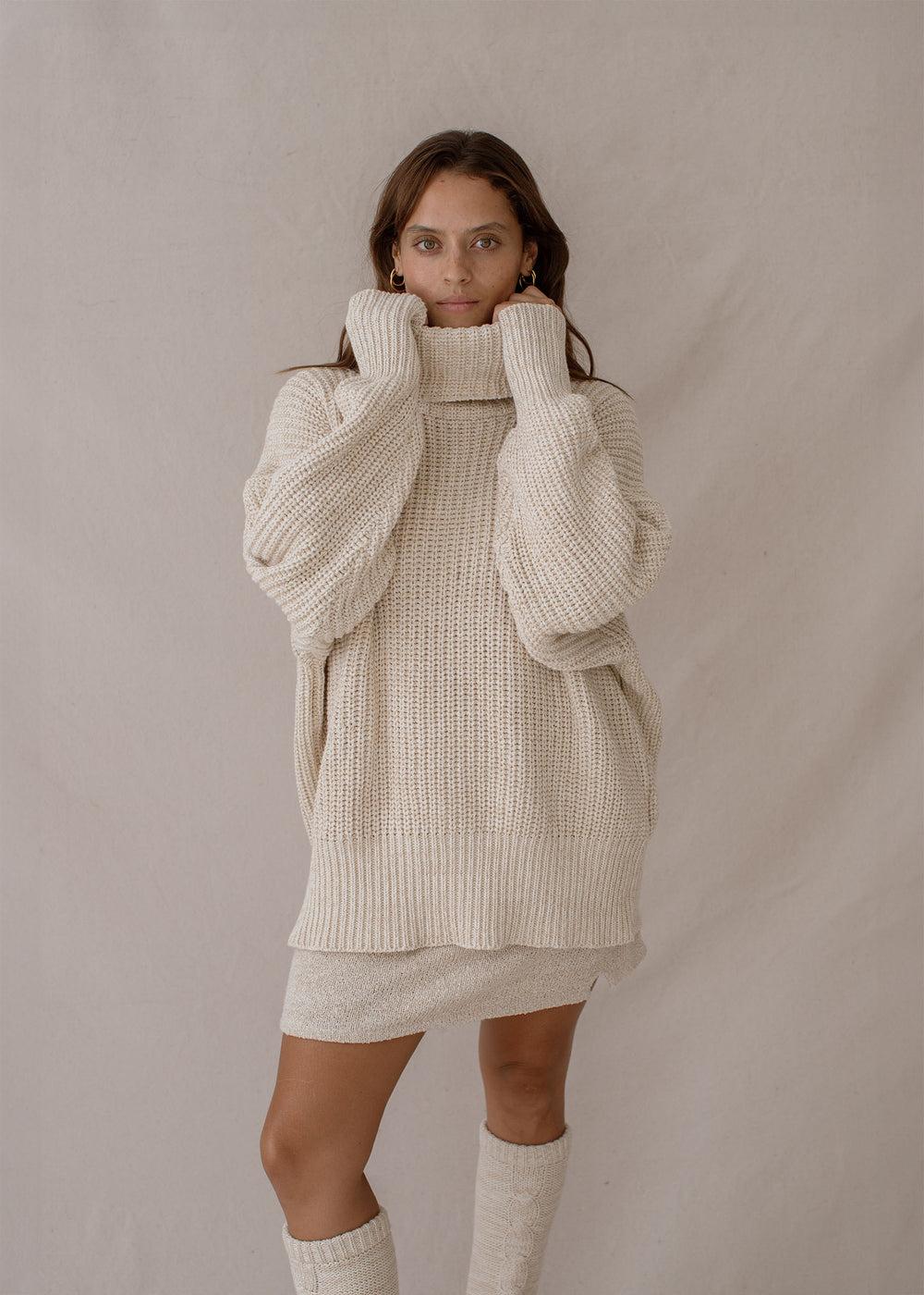 Amber usually wears size XS/S. Height 160cm (5.2”), Bust 83cm (32.7”), Waist 72cm (28.3”), Hips 87cm (34.2”) | One Size