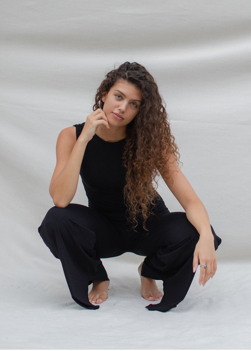 Cesira is wearing size M, Bust 83cm (32.7”), Waist 70cm (27.5”), Hips 96cm (37.8”), Height 174cm (5.7”) | Size M