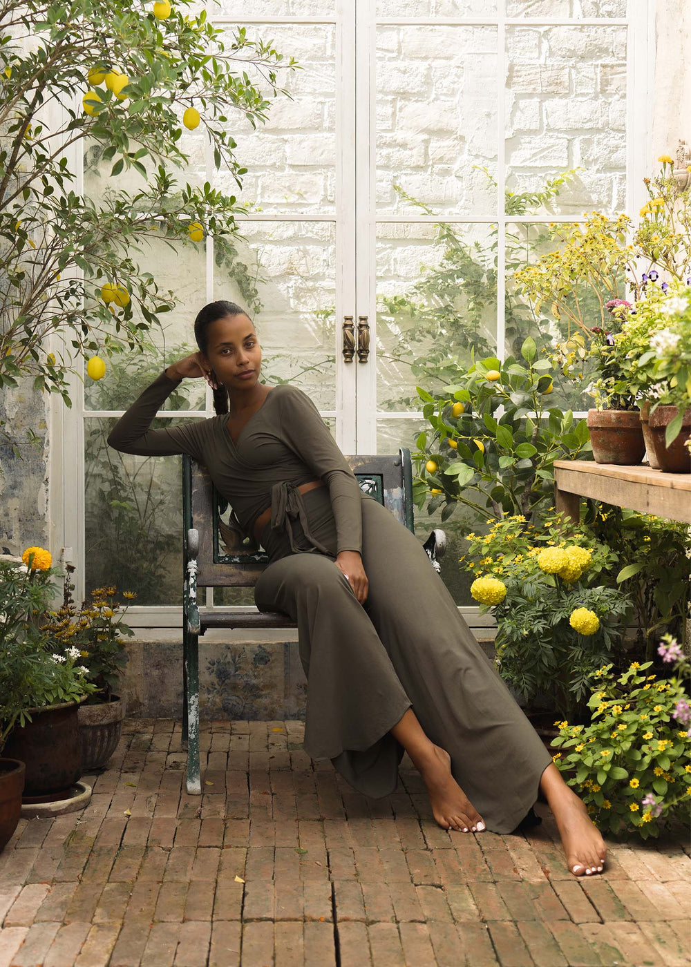 Melanie is wearing size L, Bust 82cm (32.3”), Waist 63cm (24.8”), Hips 105cm (41.3”), Height 177cm (5.8”) | Size L