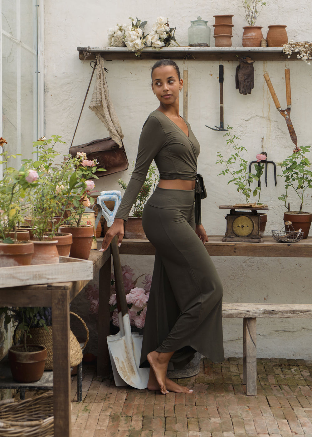 Melanie is wearing size L, Bust 82cm (32.3”), Waist 63cm (24.8”), Hips 105cm (41.3”), Height 177cm (5.8”) | Size L