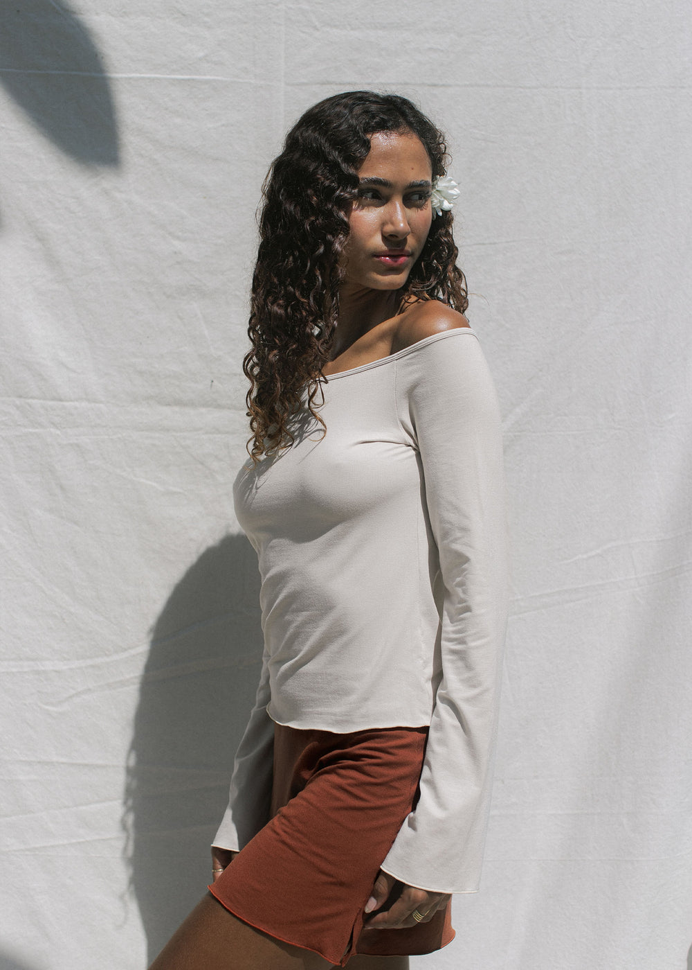 Nissia is wearing size XS/S. Height 172cm (5.6”), Bust 85cm (33.4”), Waist 61cm (24”), Hips 89cm (35”) | Size XS/S