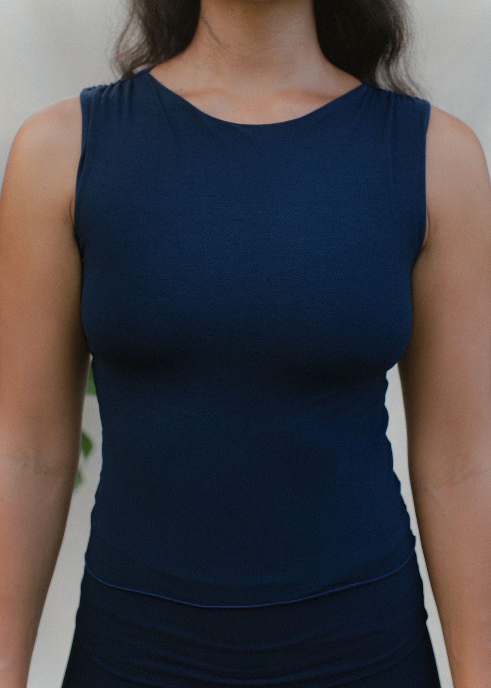 Kristin is wearing size M/L. Height 177cm (5.8”), Bust 87cm (34.2”), Waist 74cm (29”), Hips 94cm (37”)  | Size M/L