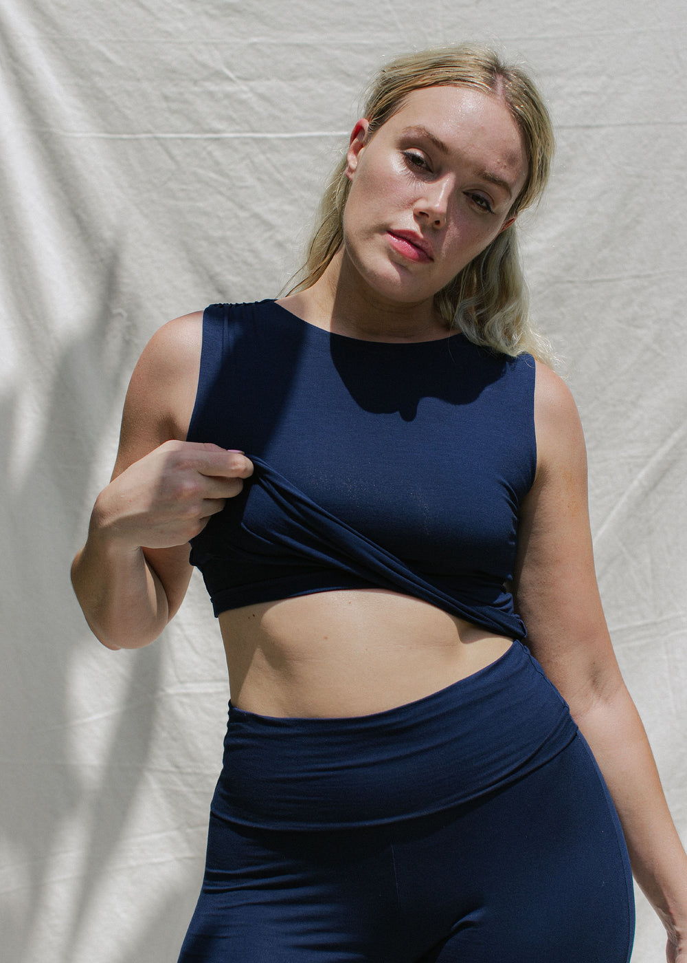 Rachel is wearing size XL/XXL. Height 178cm (5.8”), Bust 95cm (37.4”), Waist 76cm (29.9”), Hips 110cm (43.3”) | Size XL/XXL