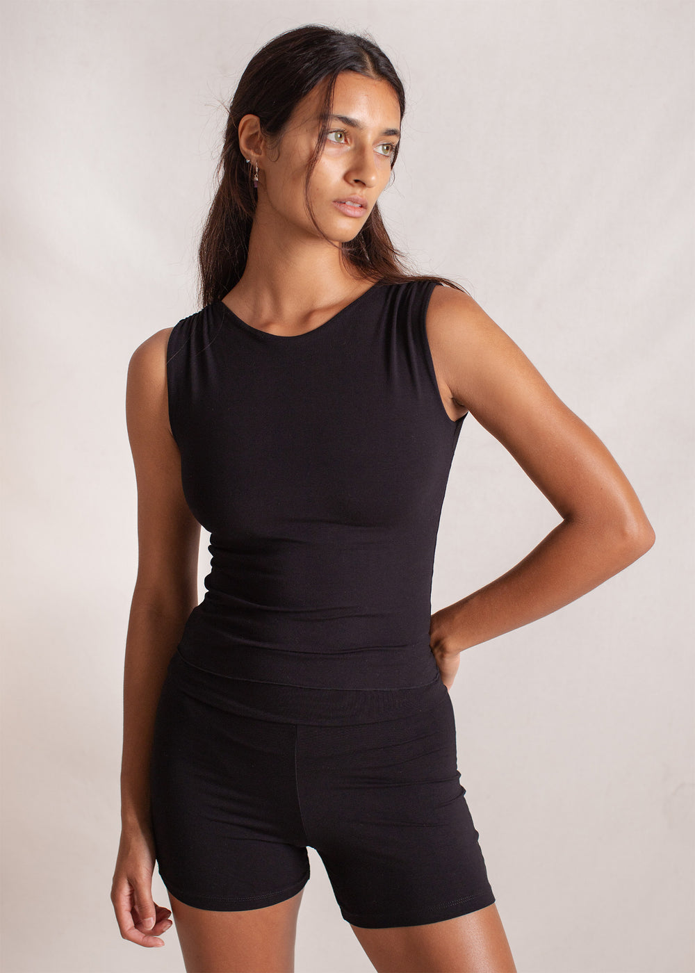 Tara is wearing size XS/S. Bust 86cm (33.8”), Waist 60cm (23.6”), Hips 89cm (35”),  Height 175cm (5.7”). | Size XS/S