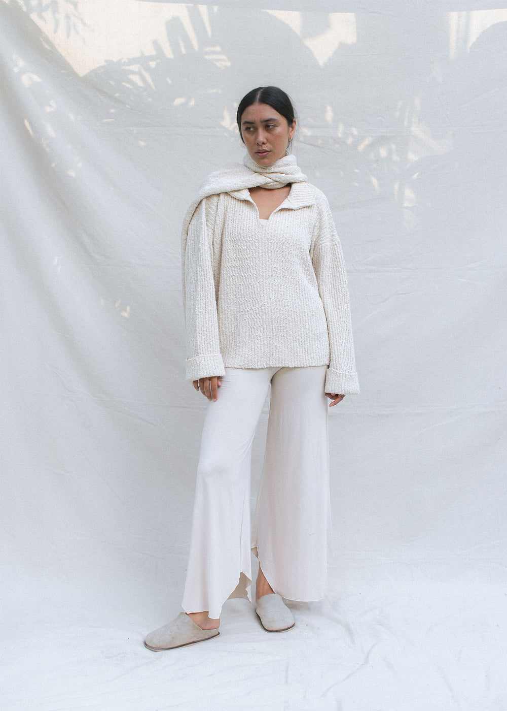 Eva wears size M. Height 174cm (5.7”), Bust 83cm (32.7”), Waist 69cm (27.2”), Hips 96cm (37.8”) | Size M