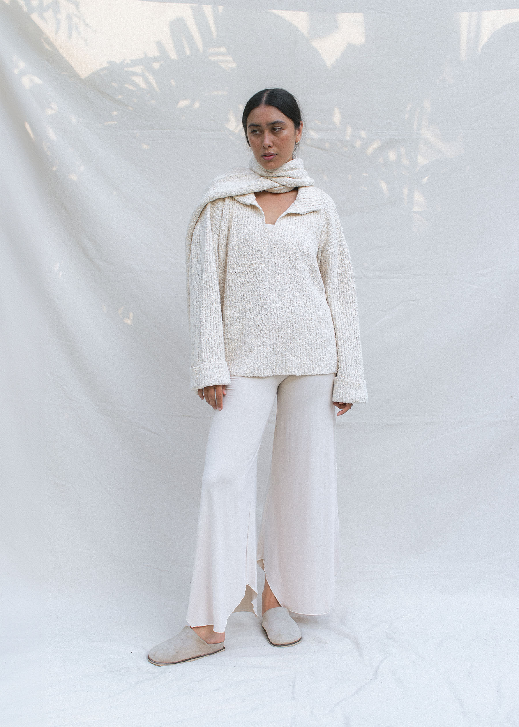 Eva wears size M. Height 174cm (5.7”), Bust 83cm (32.7”), Waist 69cm (27.2”), Hips 96cm (37.8”) | Size M