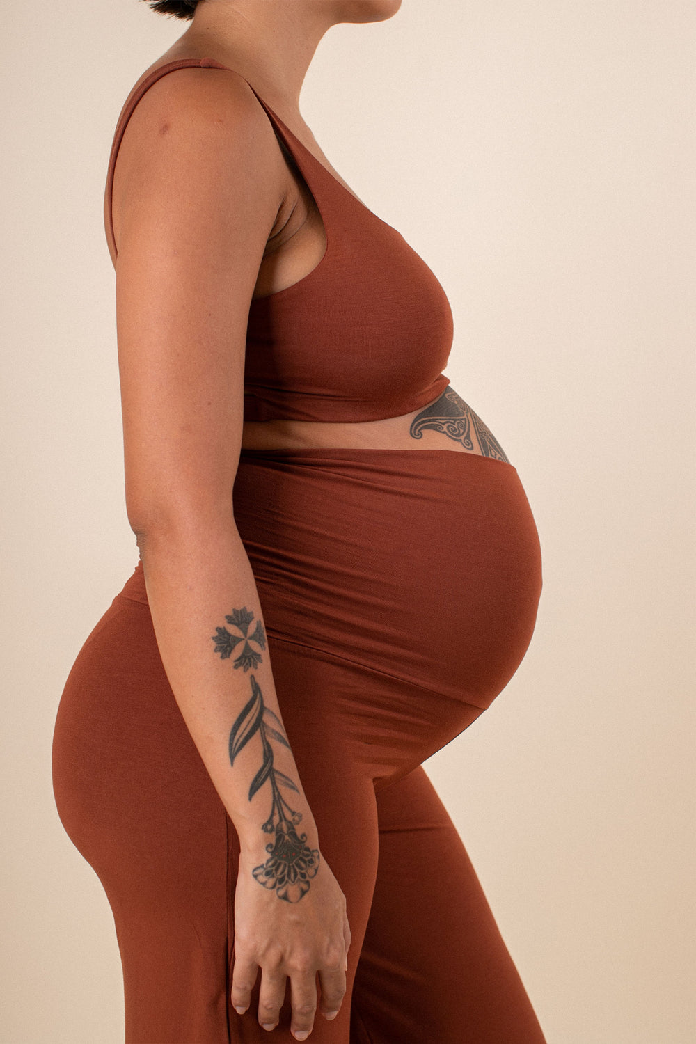  Kelly is wearing size L. Height 168cm (5'5) Waist 62cm (24"), Hips 91cm (36") | Size L