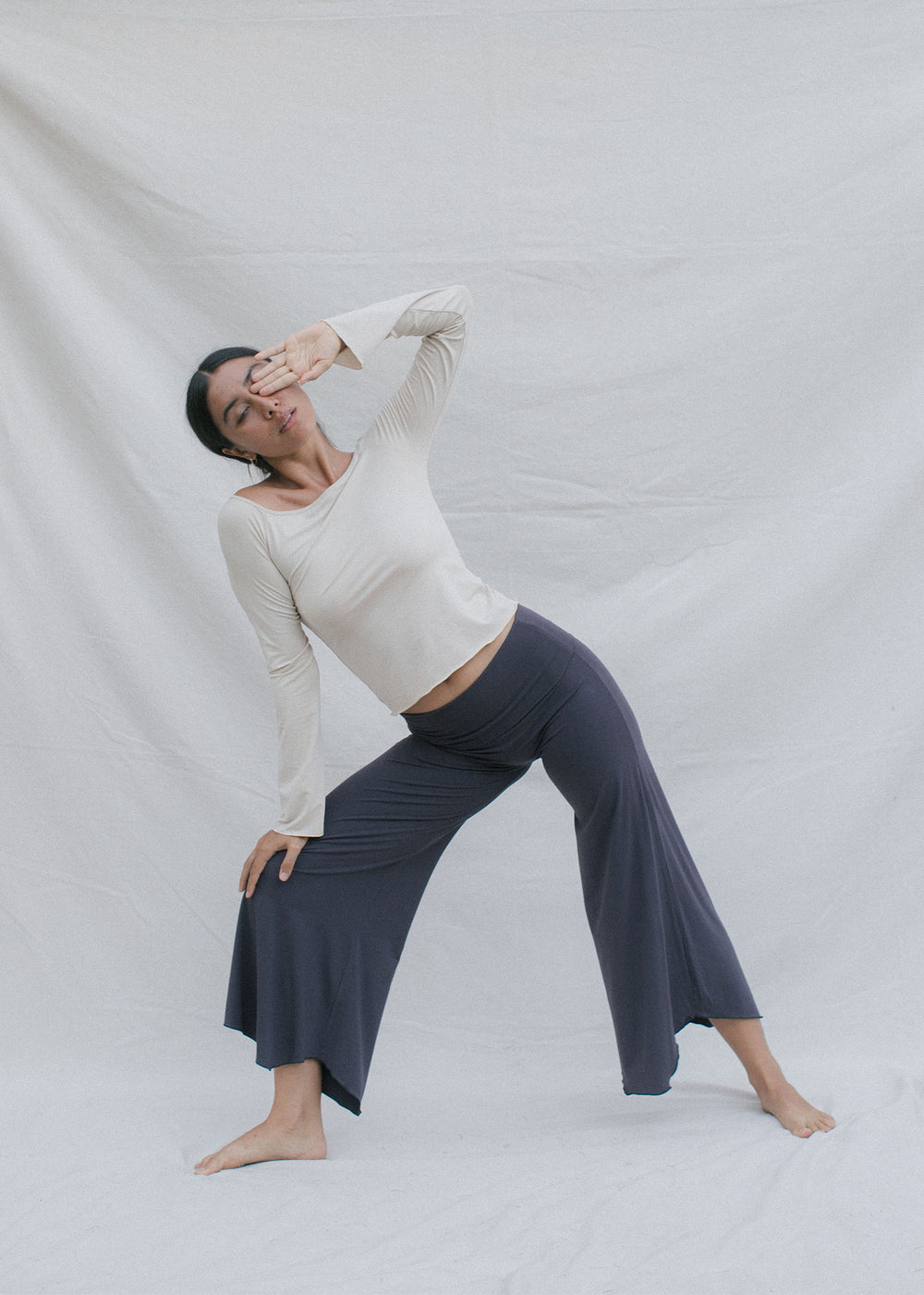 Eva wears size M/L. Height 174cm (5.7”), Bust 83cm (32.7”), Waist 69cm (27.2”), Hips 96cm (37.8”) | Size M/L