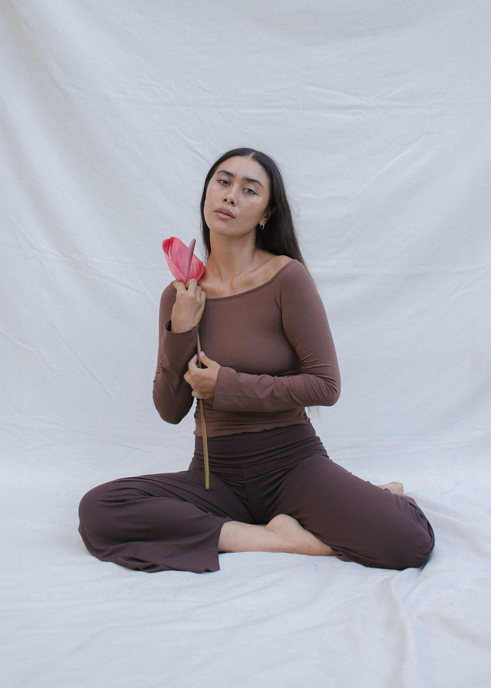 Eva wears size M/L. Height 174cm (5.7”), Bust 83cm (32.7”), Waist 69cm (27.2”), Hips 96cm (37.8”) | Size M/L