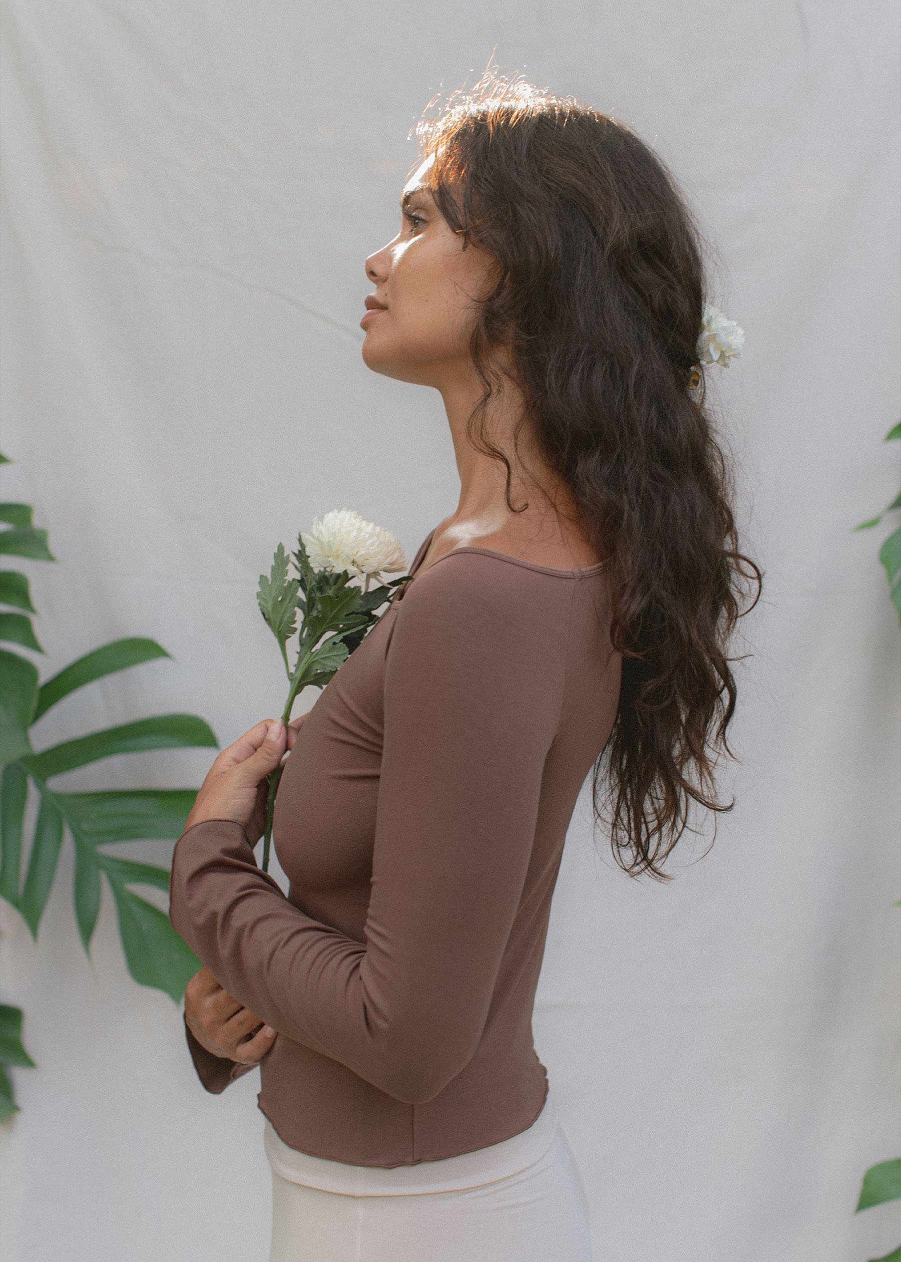 Kristin is wearing size M/L. Height 177cm (5.8”), Bust 87cm (34.2”), Waist 74cm (29”), Hips 94cm (37”)  | Size M/L