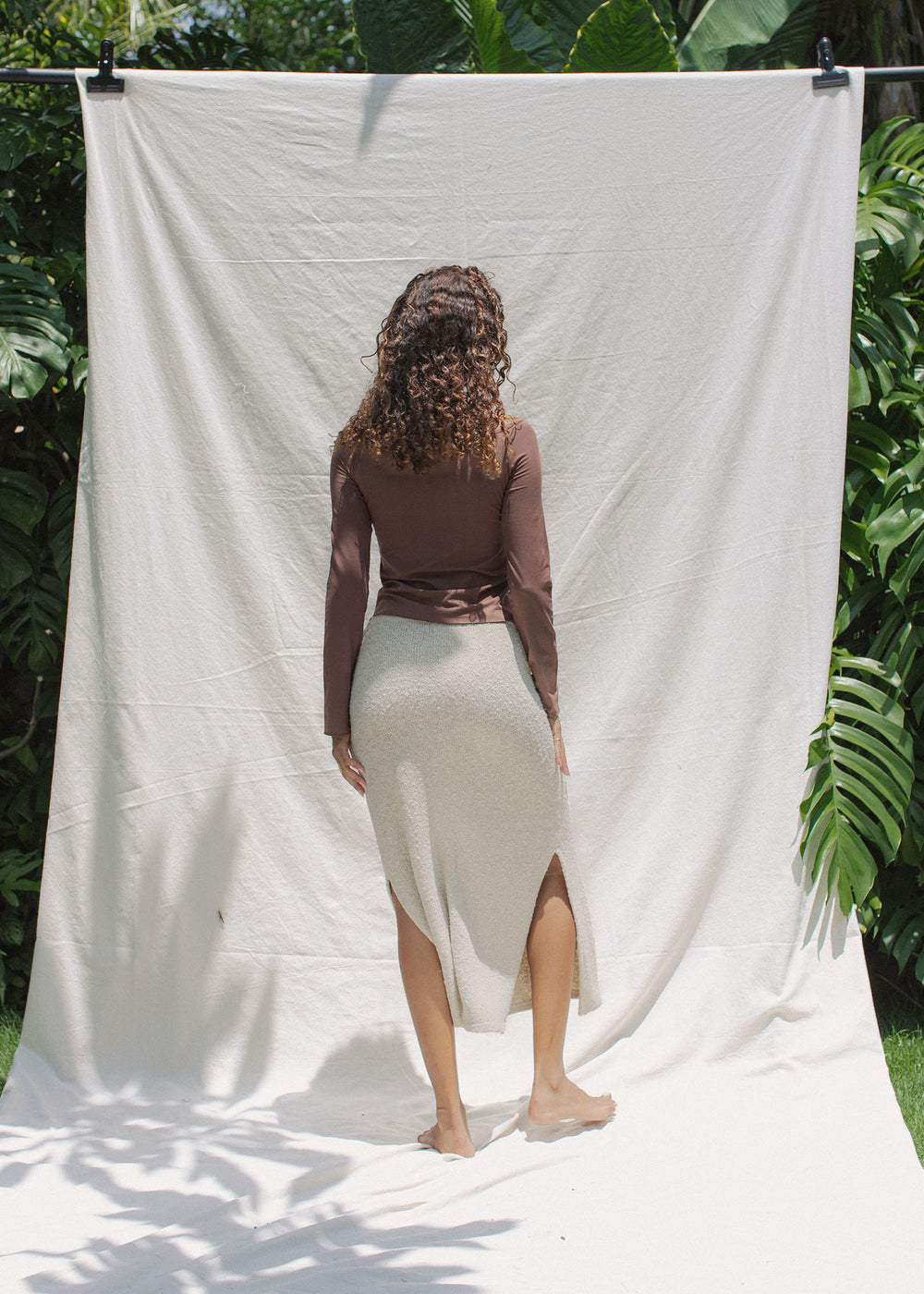 Nissia is wearing size XS/S. Height 172cm (5.6”), Bust 85cm (33.4”), Waist 61cm (24”), Hips 89cm (35”) | Size XS/S