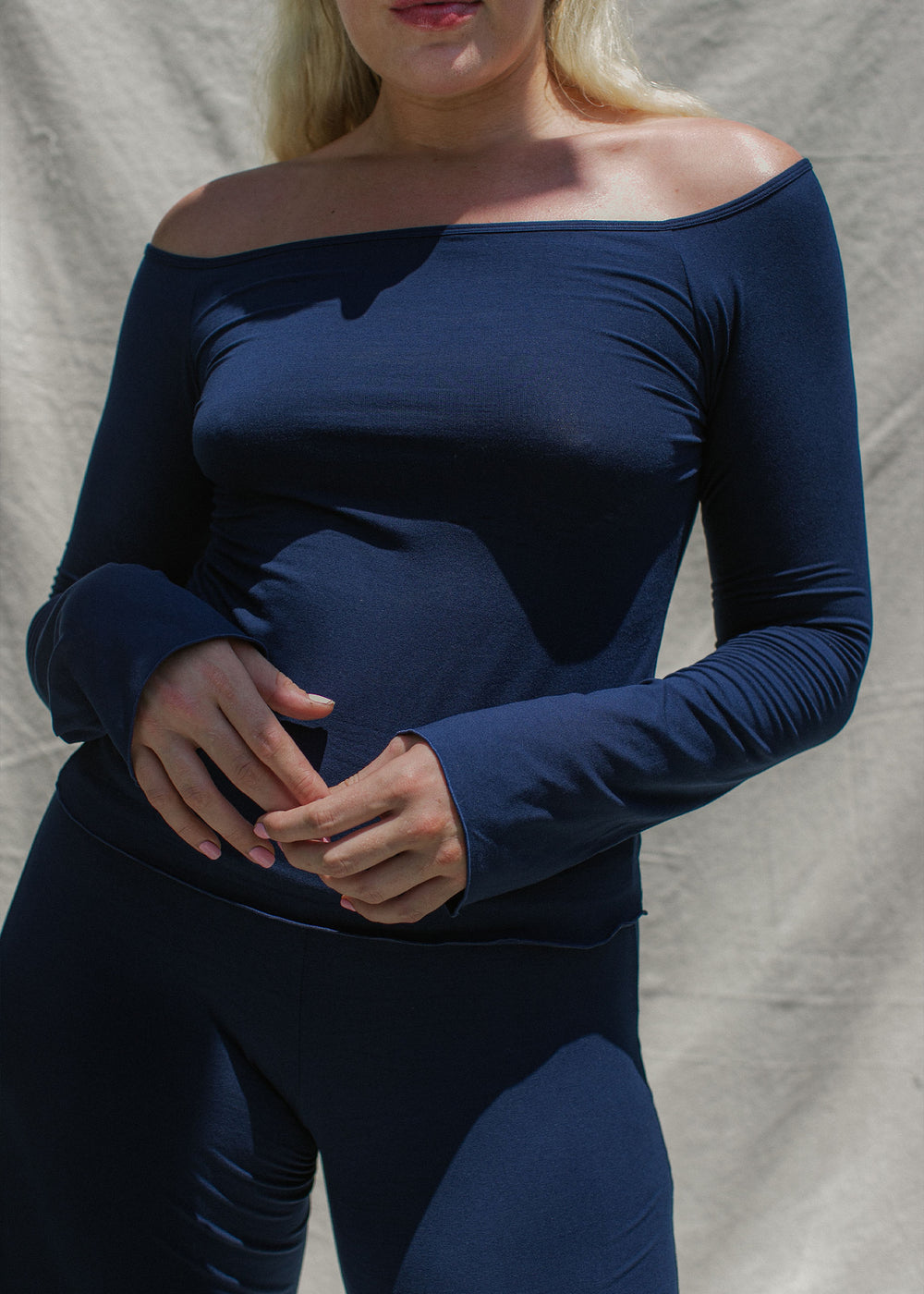 Rachel is wearing size XL/XXL. Height 178cm (5.8”), Bust 95cm (37.4”), Waist 76cm (29.9”), Hips 110cm (43.3”) | Size XL/XXL