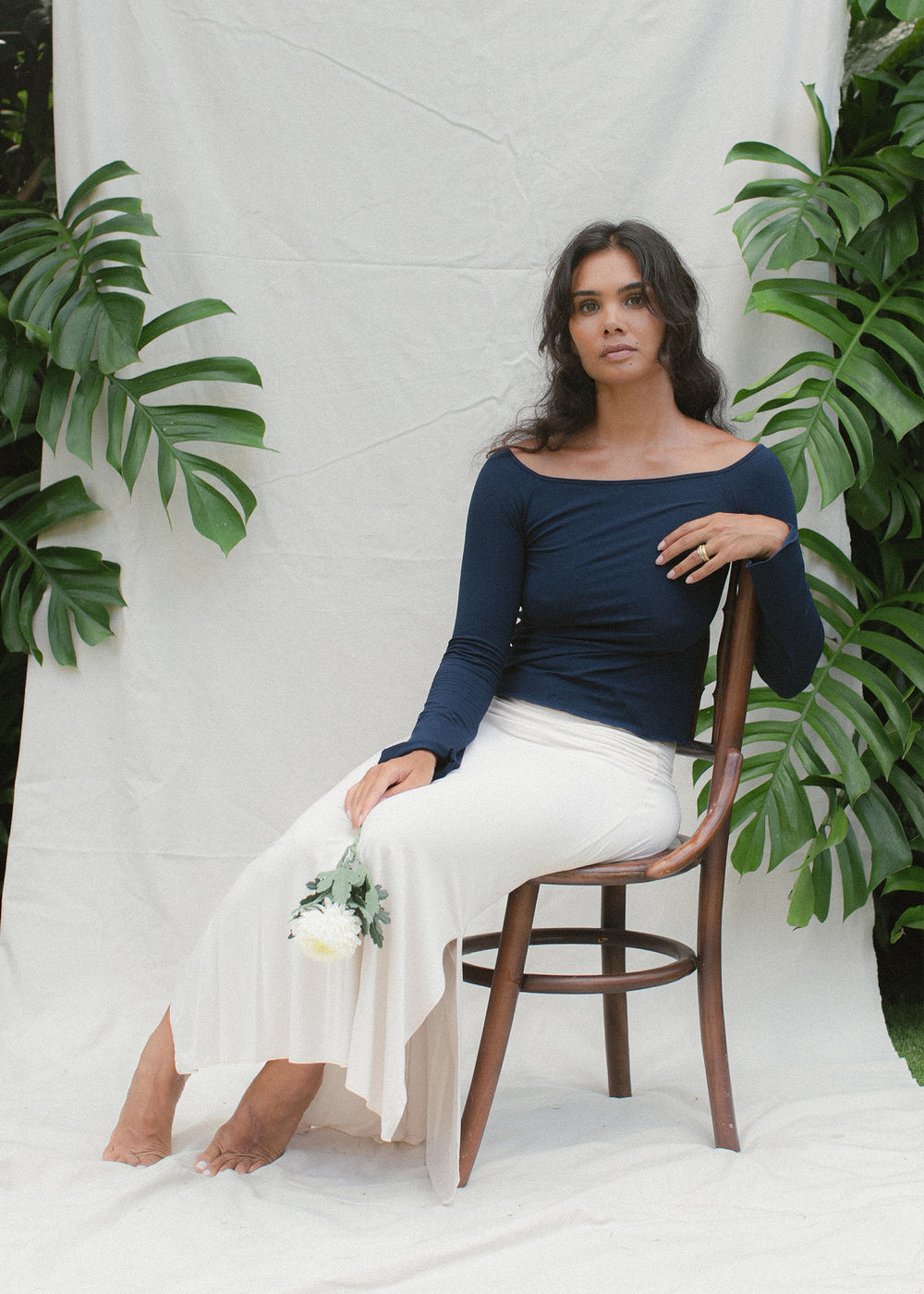 Kristin is wearing size M/L. Height 177cm (5.8”), Bust 87cm (34.2”), Waist 74cm (29”), Hips 94cm (37”)  | Size M/L