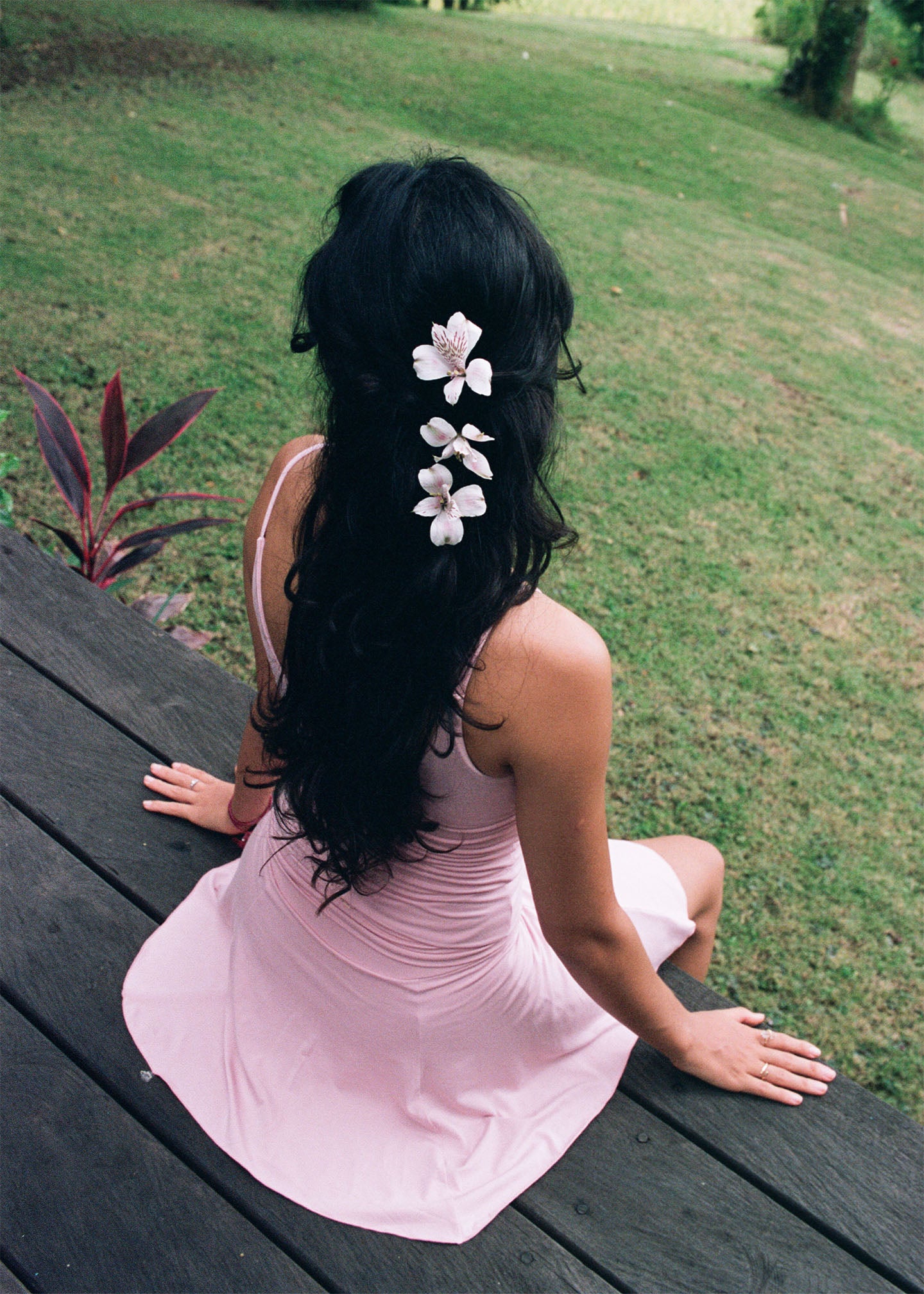 Yuki wears size XXS/XS. She is 163cm (5.3”) tall, Bust 85cm (33.6”), Waist 69cm (27.2”), Hips 75cm (29.5”) | Size XXS/XS