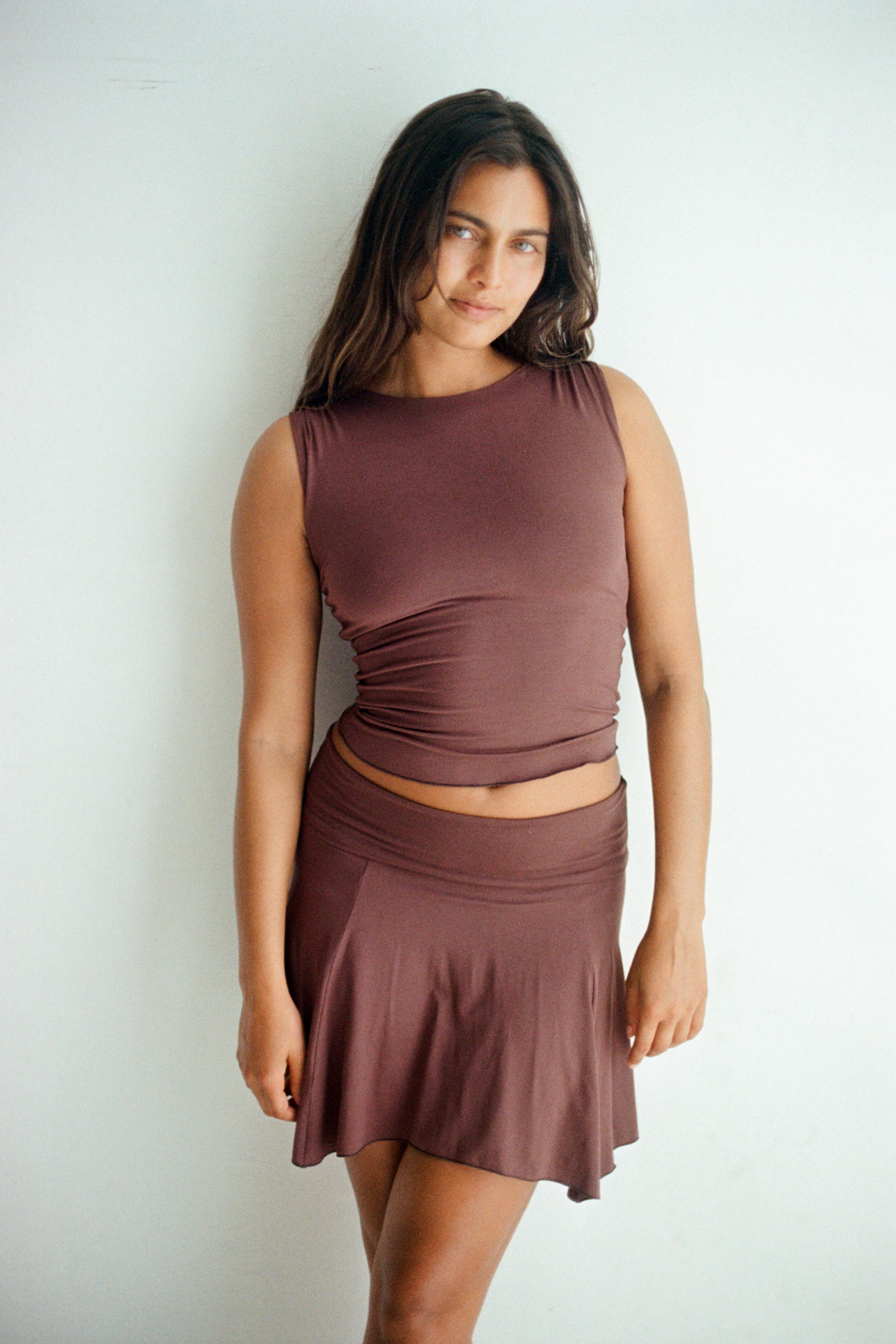 Haley is wearing size XS/S. Bust 87cm (34.25”), Waist 63cm (24.8”), Hips 92cm (36.22”), Height 172cm (5.6”) | Size XS/S