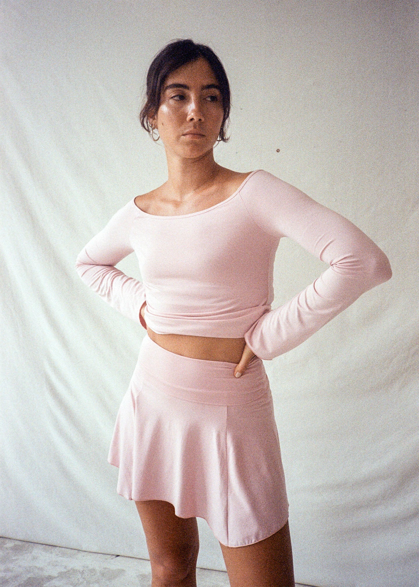 Alessia is wearing size XXS/XS, Bust 79cm (31.1”), Waist 65cm (25.6”), Hips 96cm (37.4”), Height 166cm (5.5”). | Size XXS/XS