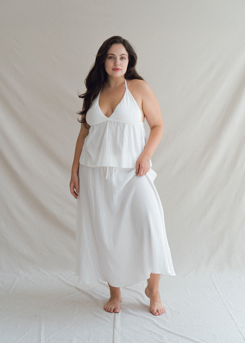Alena wears size XL/XXL. Height 172cm (5.6”), Bust 109cm (43”), Waist 90cm (35.4”), Hips 120cm (47.3”) | Size XL/XXL