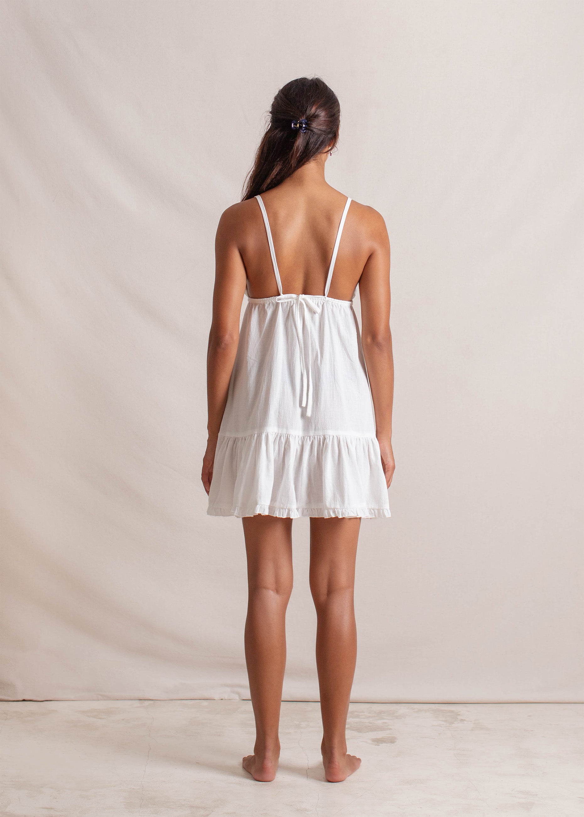 Tara is wearing size XS/S, Bust 86cm (33.8”), Waist 60cm (23.6”), Hips 89cm (35”),  Height 175cm (5.7”) | Size XS/S