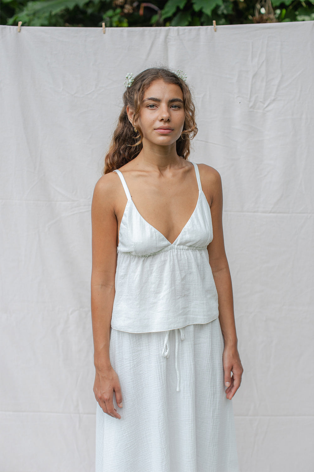 Lucy is wearing size XS/S. Bust: 83cm (32.6”), Waist: 57cm(22.4”), Height 170cm(5.6”) | Size XS/S