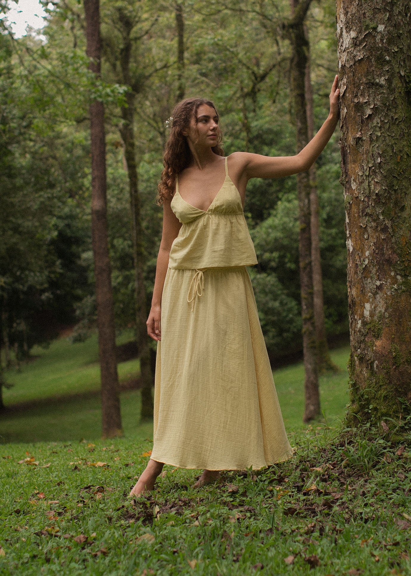 Lucy is wearing size XS/S. Bust: 83cm (32.6”), Waist: 57cm(22.4”), Height 170cm(5.6”). | Size XS/S