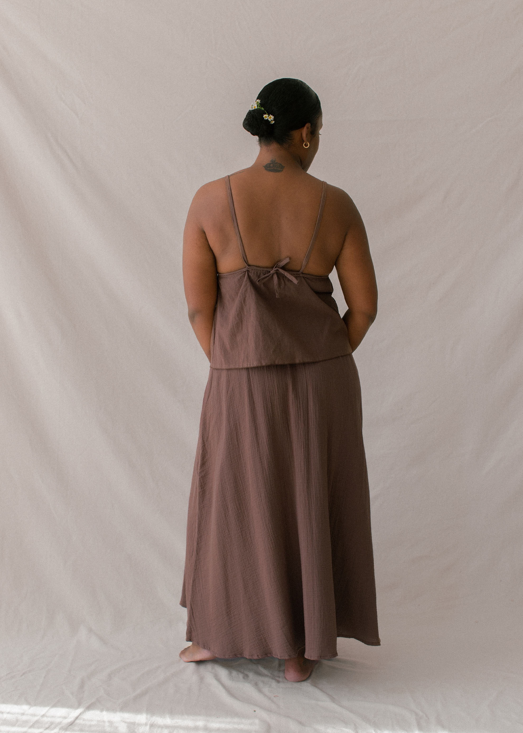 Mimi is wearing size XL/XXL. Waist: 87cm(34.3”), Hips: 107cm(42.2”), Height: 162cm(5.3”). | Size XL/XXL