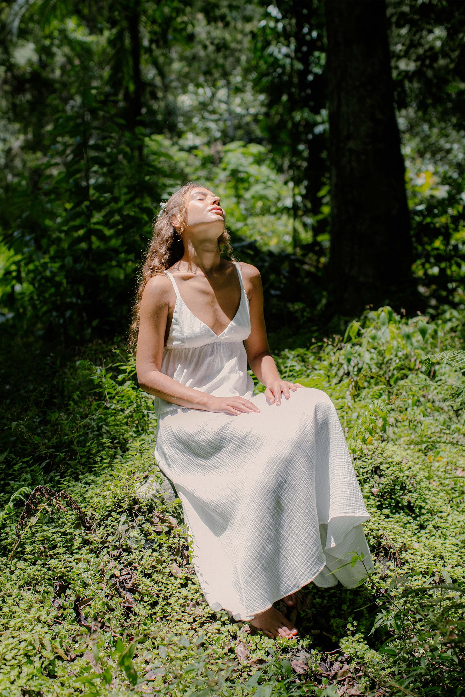 Lucy is wearing size XS/S. Waist: 57cm(22.4”), Hips: 96cm(37.8”), Height 170cm(5.6”) | Size XS/S