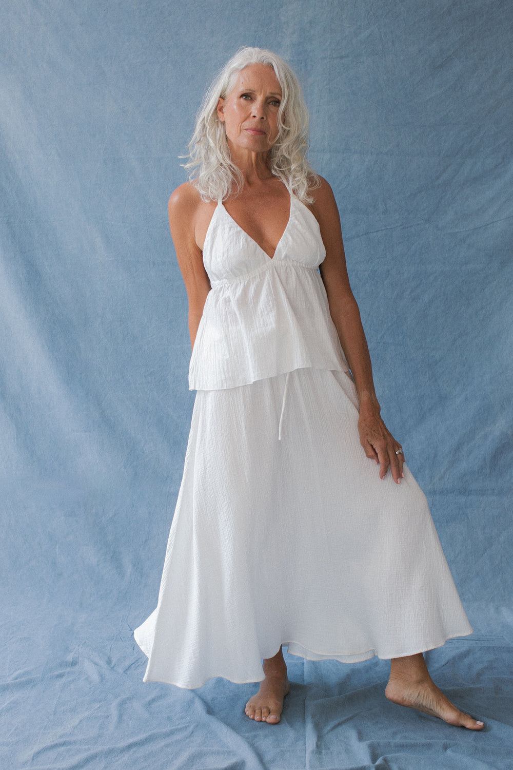 Lesley is wearing size XS/S. Bust: 89cm (35”), Waist: 70cm(27.5”), Hips: 90cm(35.4”), Height 170cm(5.6”) | Size XS/S