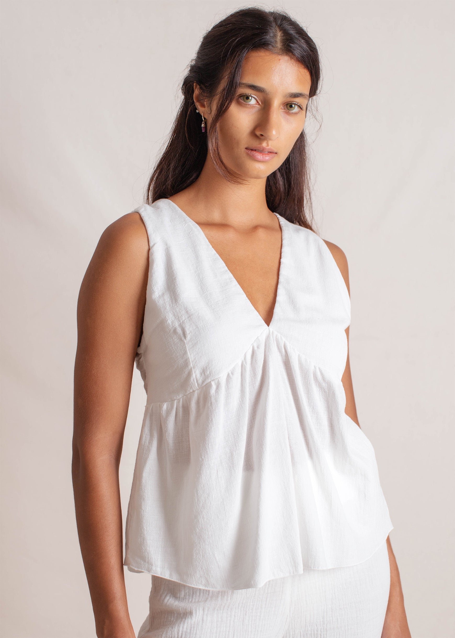 Tara is wearing size XS/S, Bust 86cm (33.8”), Waist 60cm (23.6”), Hips 89cm (35”),  Height 175cm (5.7”). | Size XS/S