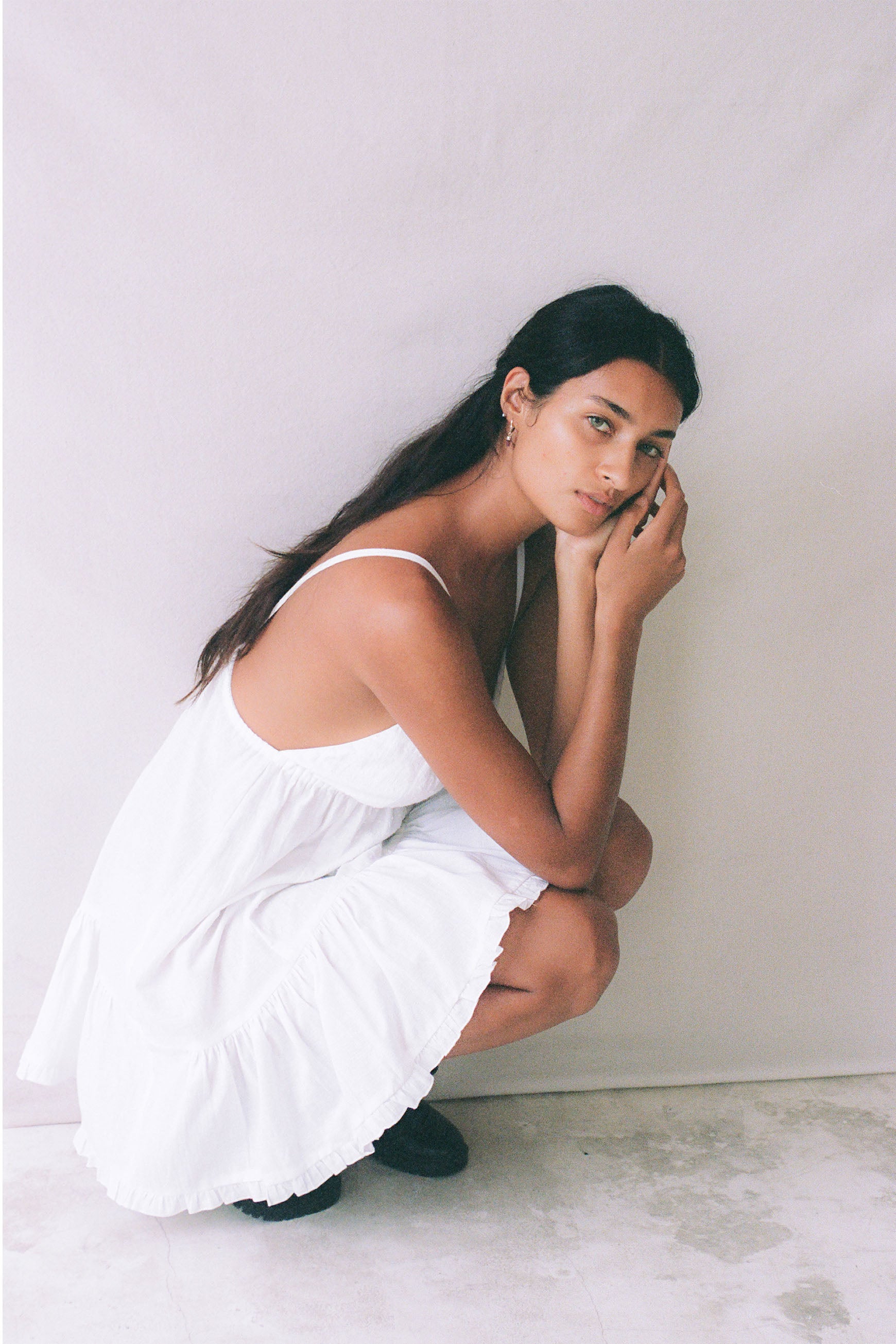 Tara is wearing size XS/S, Bust 86cm (33.8”), Waist 60cm (23.6”), Hips 89cm (35”),  Height 175cm (5.7”) | Size XS/S