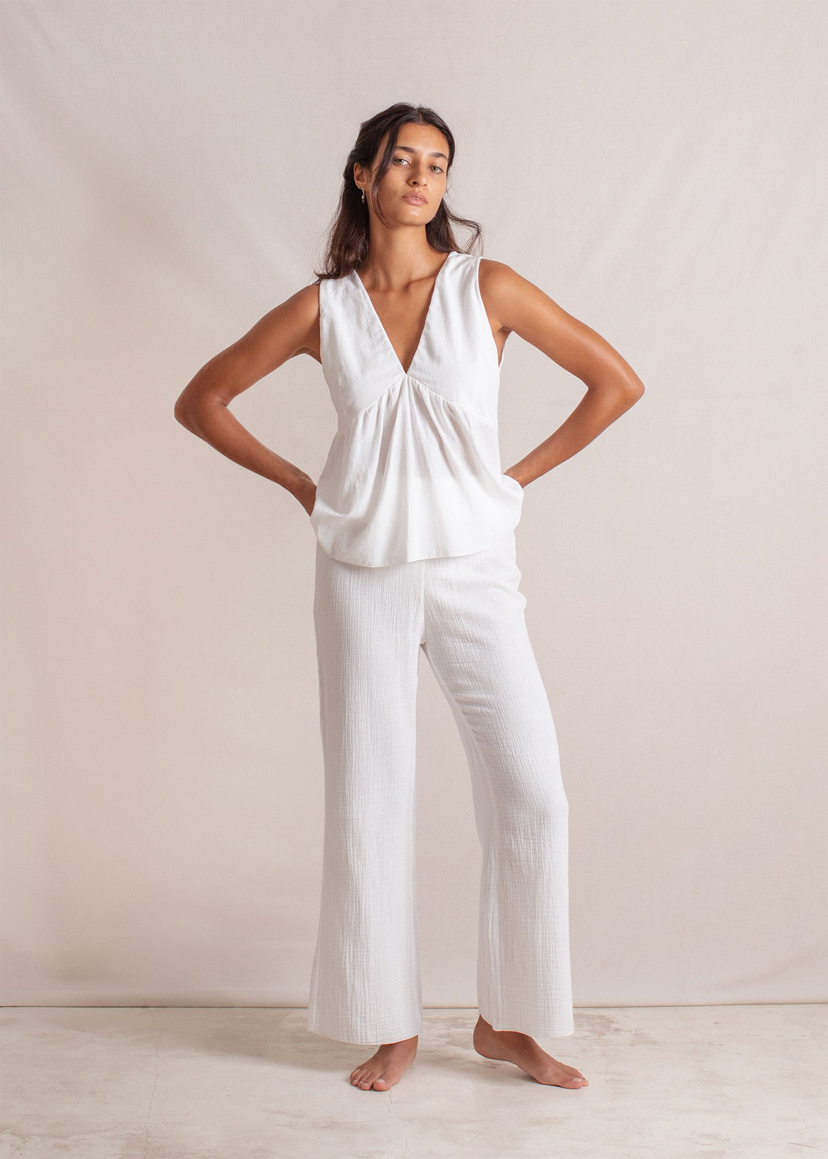 Tara is wearing size XS/S, Bust 86cm (33.8”), Waist 60cm (23.6”), Hips 89cm (35”),  Height 175cm (5.7”). | Size XS/S